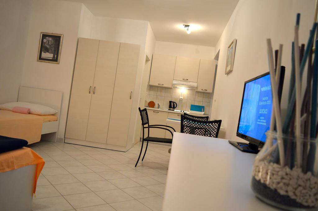 Permarinus Apartments Podstrana Szoba fotó