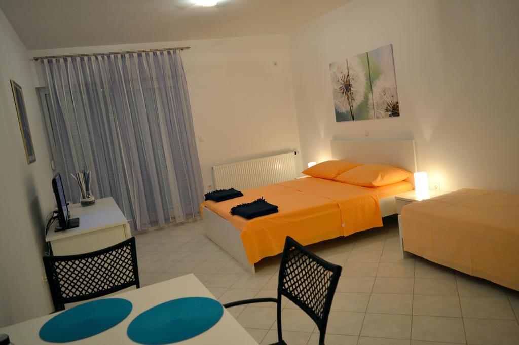 Permarinus Apartments Podstrana Szoba fotó